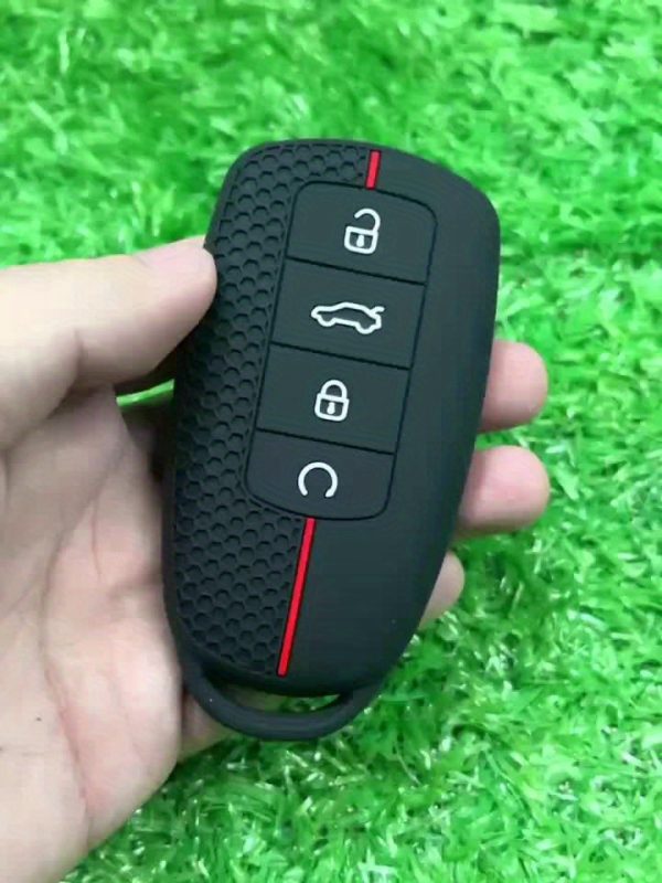 Fashionable High-End Car Key Pouch, Compatible with Some for Chery Models - Xingtu Lingyun S Silicone Protective Case - Honeycomb Pattern Remote Control Cover - Drop-Resistant and Wear-Resistant - Precise Fit, Colorfast